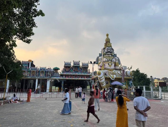 Muneeswaran Temple, Tiruchirappalli, Tamil Nadu - Vushii.com Muneeswaran Temple, Tiruchirappalli, Tamil Nadu - Vushii.com